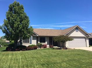 6612 Spring Hill Dr, Racine, WI 53406