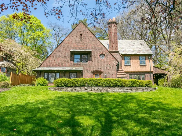 1744 Highland Ave, Rochester, NY 14618