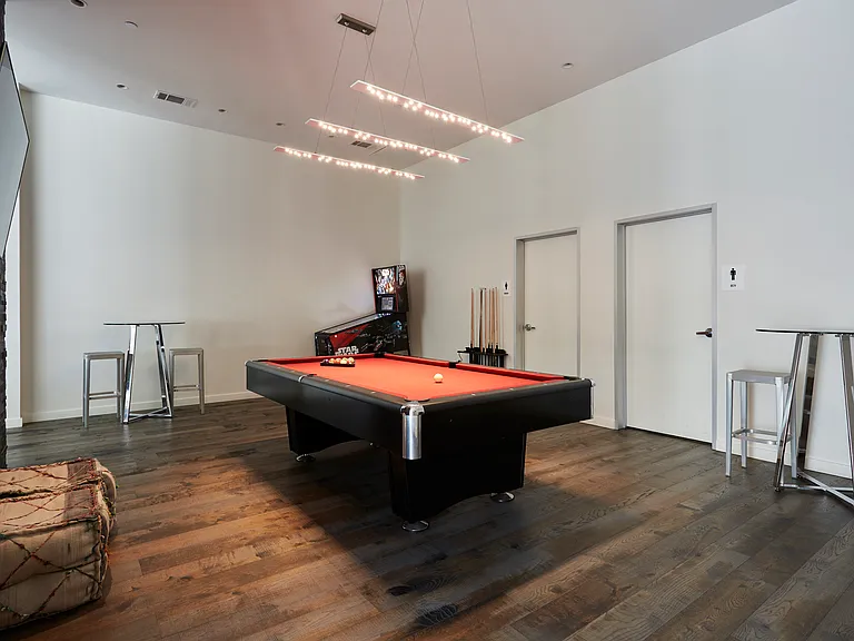 Mid Main — Photo 38