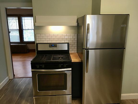4th image of 1322 22nd Ave NE #2