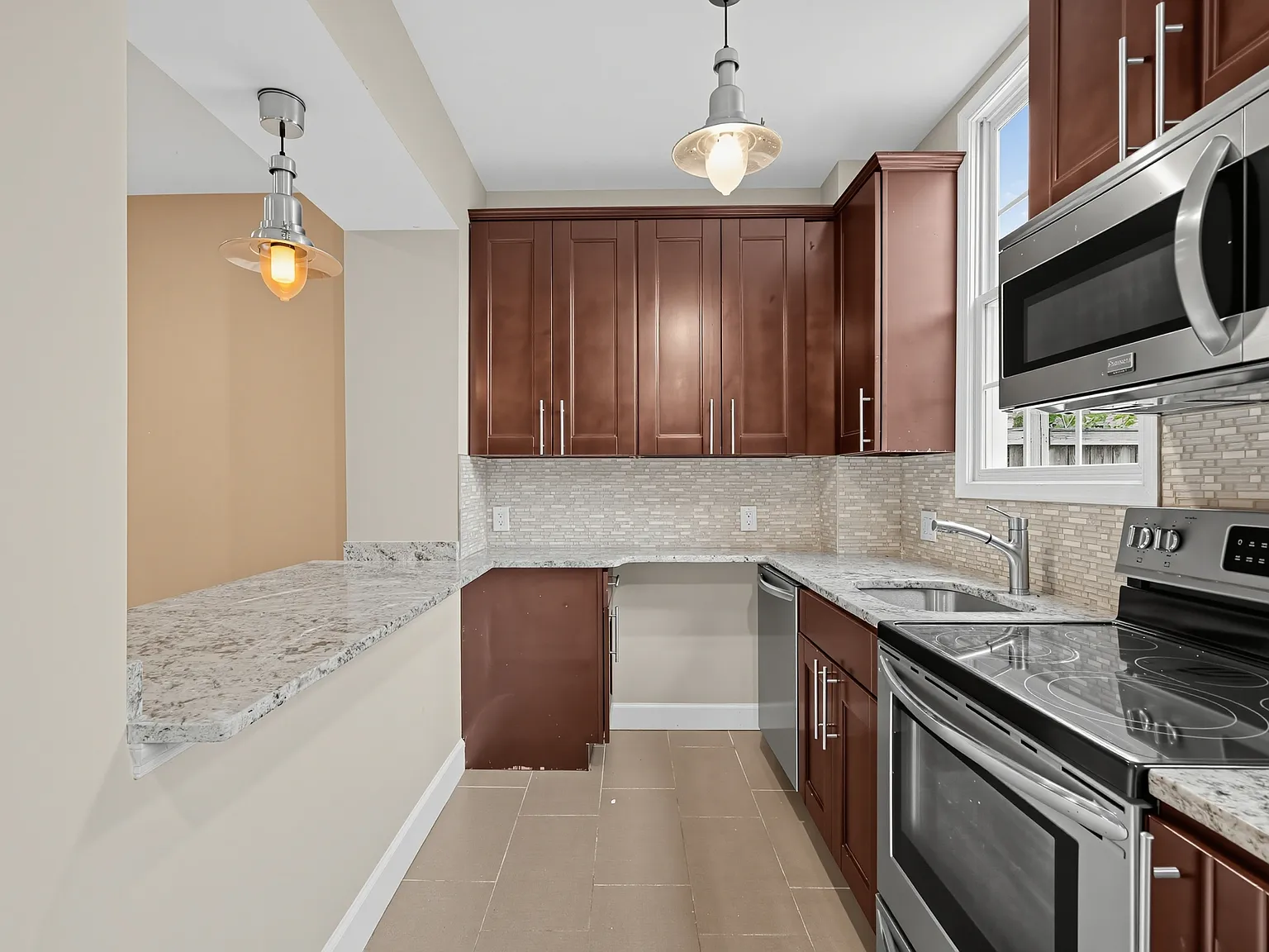 1 bed, 650 sqft, $2,075 — Photo 2