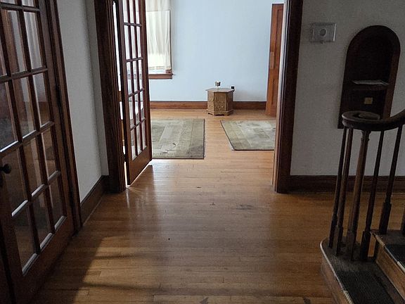 4th image of 302 E Prospect St Floor 3