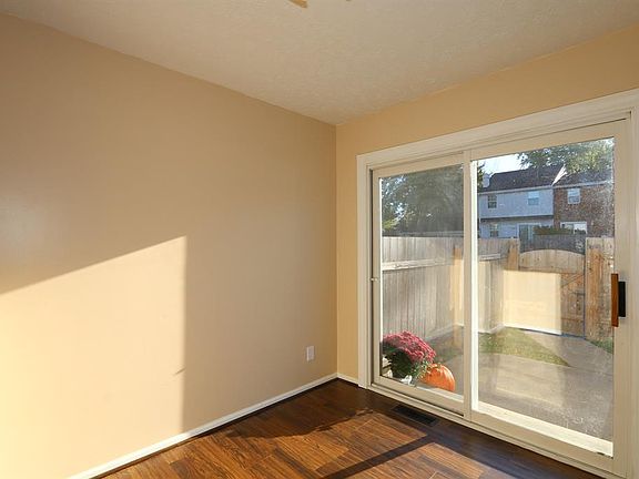 4th image of 7523 Queen Anns Ct #62