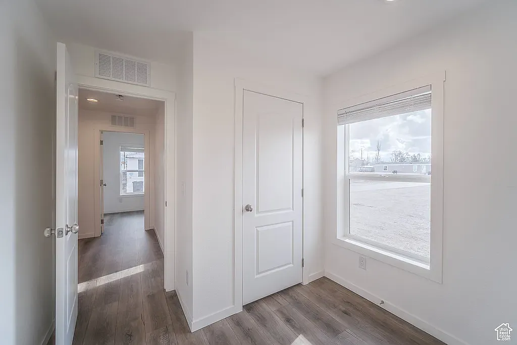 2 bed, $1,000 — Photo 4