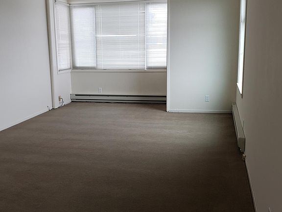 3rd image of 200 Carl St Floor 3
