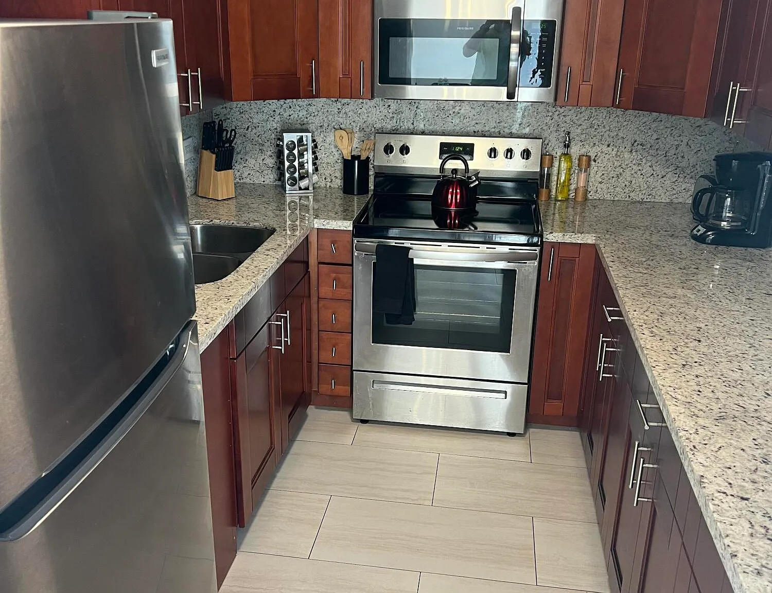 1 bed, 1.0 bath, 900 sqft, $2,595 — Photo 4