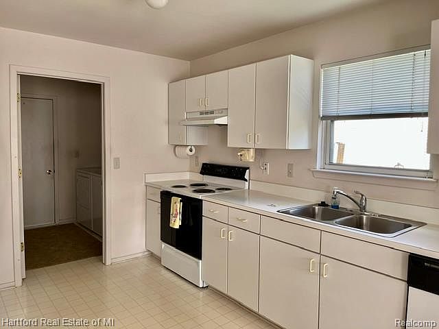 2176 Maplehurst Dr, photo 8