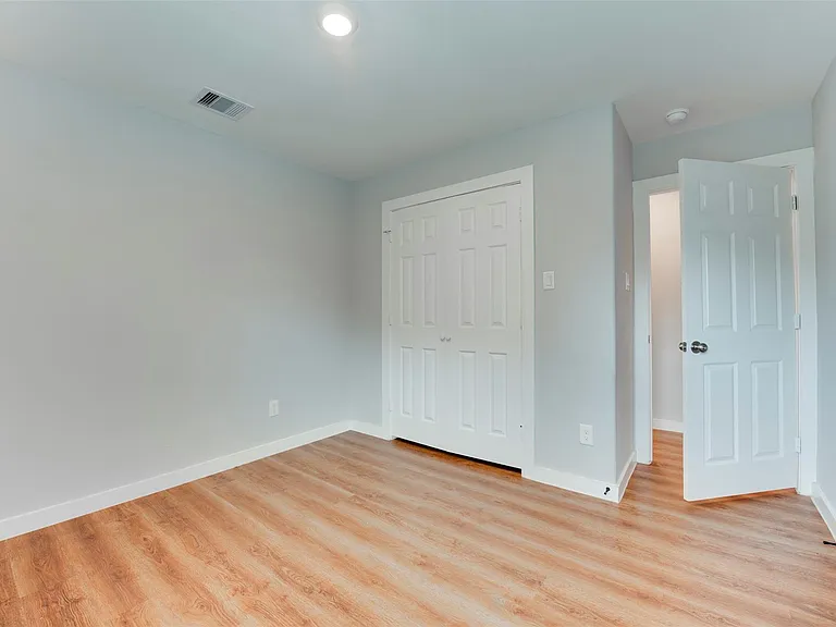 8635 Sunderland Rd — Photo 21