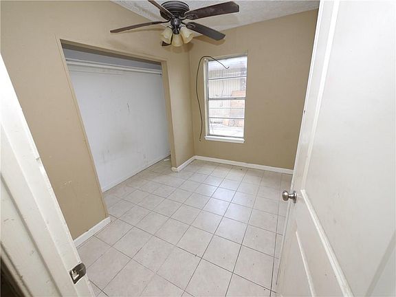 3rd image of 5301 Bowie St