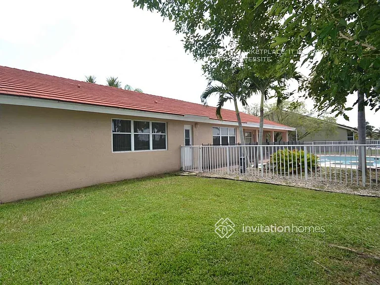 510 NW 197th Ave — Photo 18