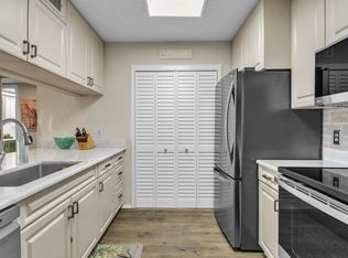 24 Plantation Dr APT 206, Vero Beach, FL 32966