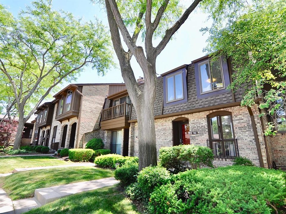 1st image of 742 Greenhills Dr Unit 3