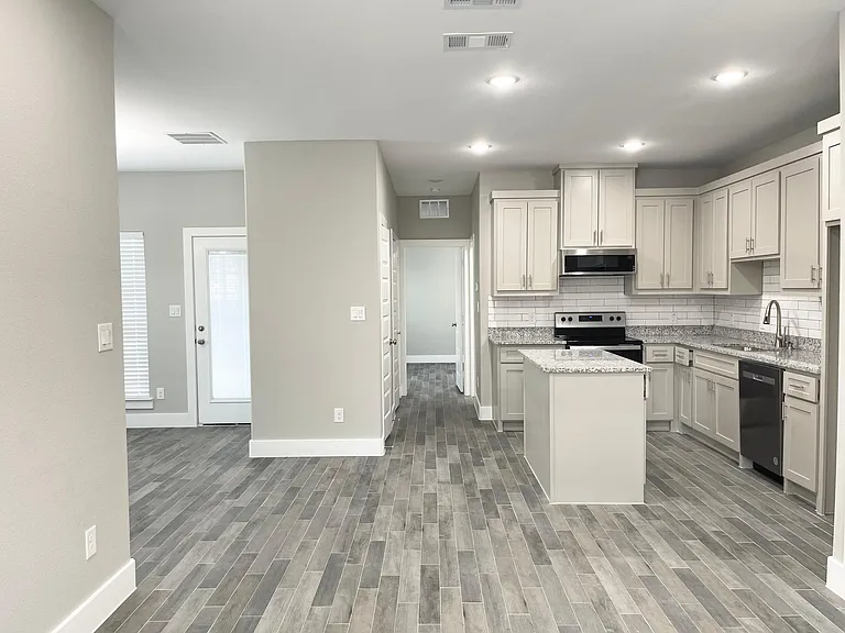4839 Spindrift Psge — Photo 14