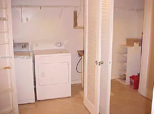 4427 SW 16th St — Photo 9