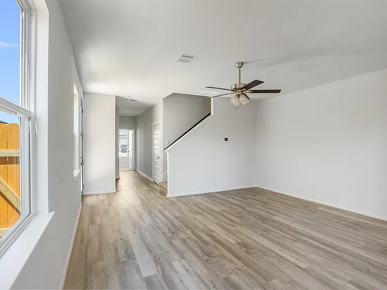 27935 Western Creek Ct — Photo 4