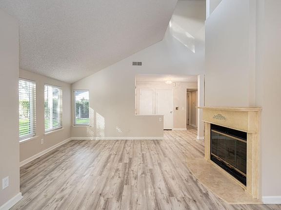 4th image of 2322 Lakeview Drive