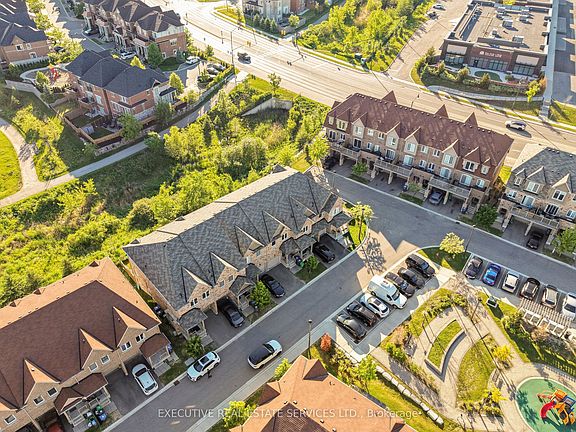 5th image of 50 Edinburgh Dr #75