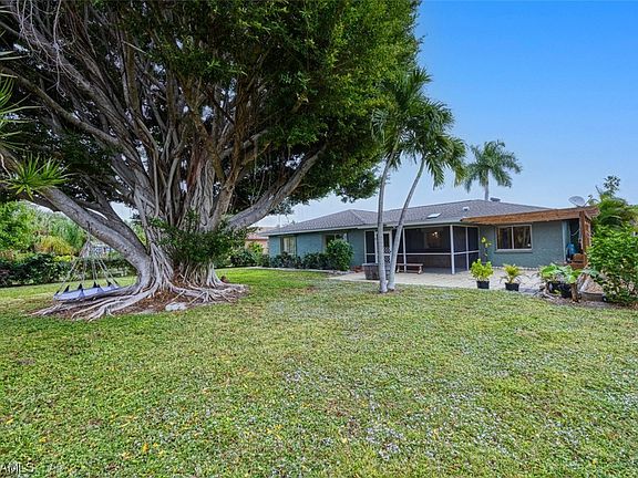 2nd image of 6995 Pickadilly Ct