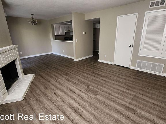 3rd image of 1025 N Tippecanoe Ave Unit 120