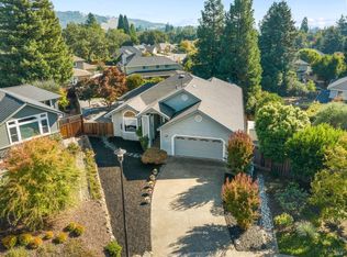 418 Tee Dr, Healdsburg, CA 95448