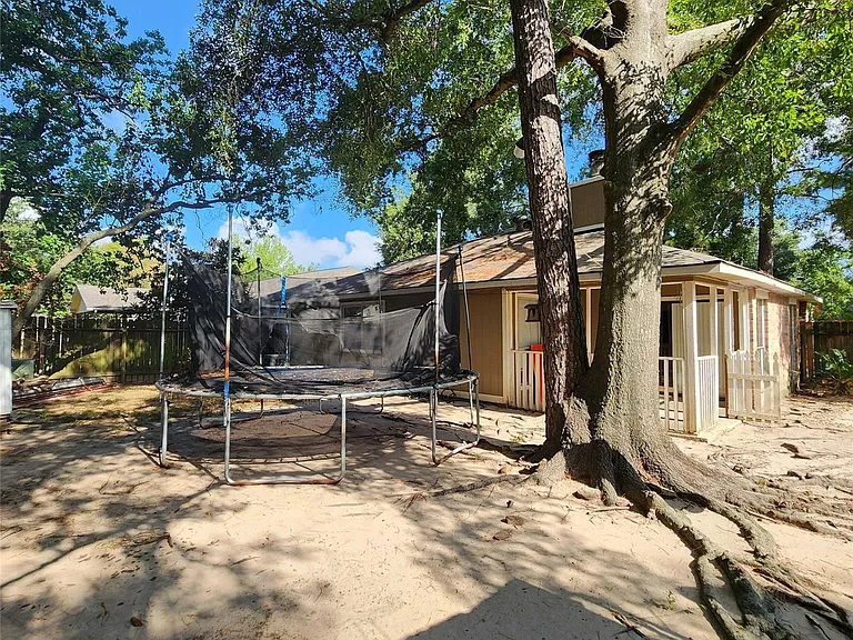 6938 Foxbrook Dr — Photo 14
