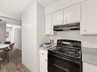 Laredo House Apartments - beautiful and quiet location, Aurora, CO 80011