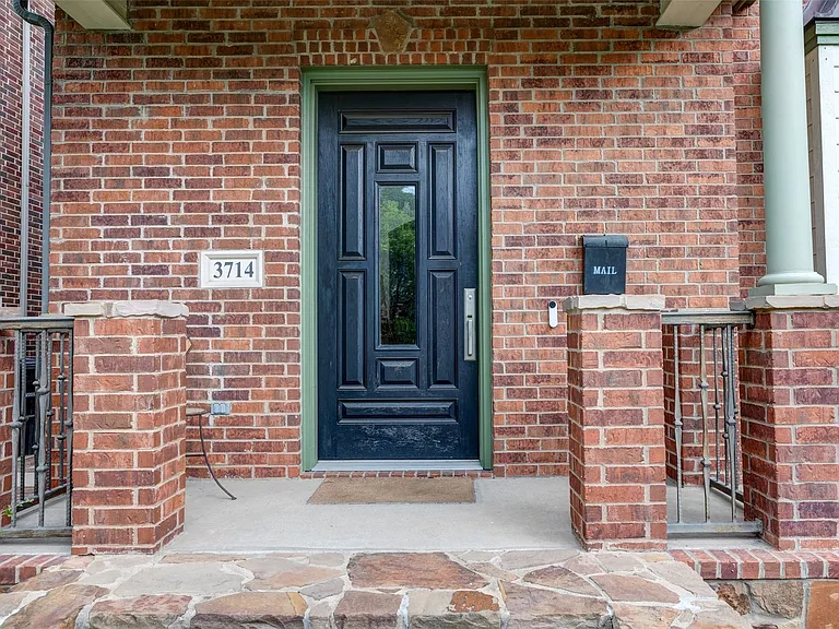 3714 Clarke Ave — Photo 5