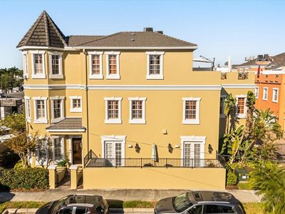 2402 Victoria Gardens Ln, Tampa, FL, 33609