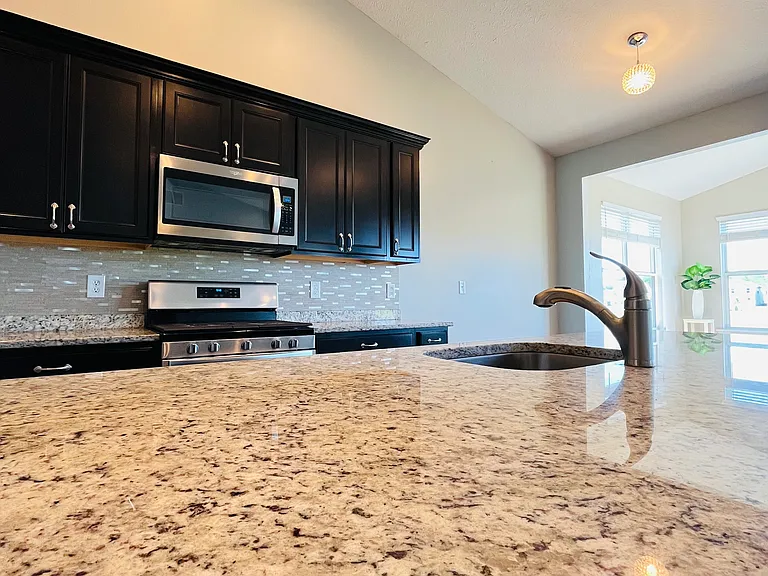 2566 Creek Bank Dr — Photo 10