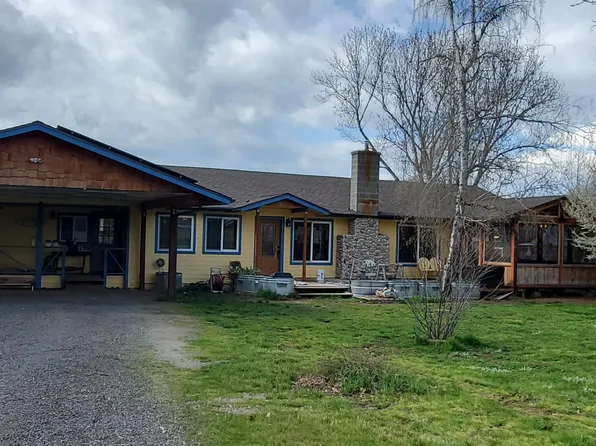4221 Sams Valley Rd, Gold Hill, OR 97525