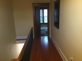 1105 4th St, Anacortes, WA 98221