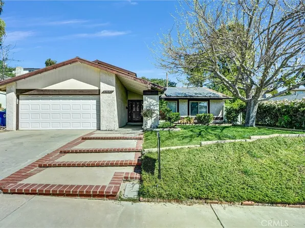 23041 Posada Dr, Santa Clarita, CA 91354