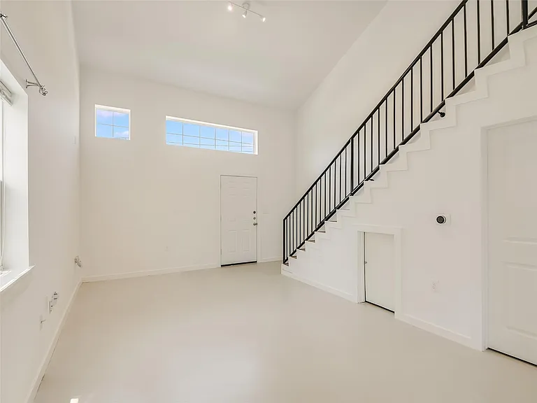 2200 Rosewood Ave #D — Photo 7