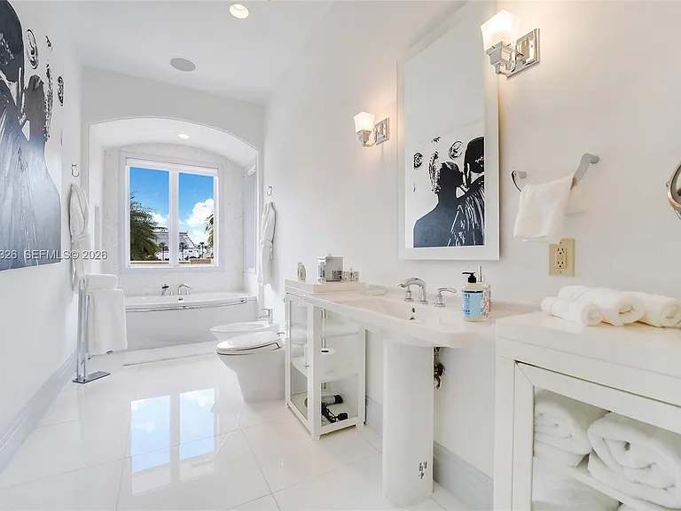 100 Palm Ave #1 — Photo 11
