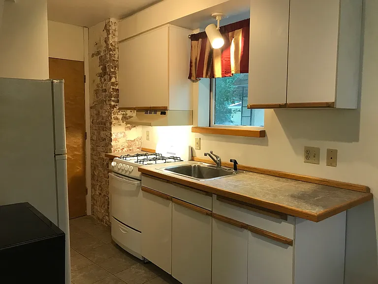702 E Buffalo St — Photo 6
