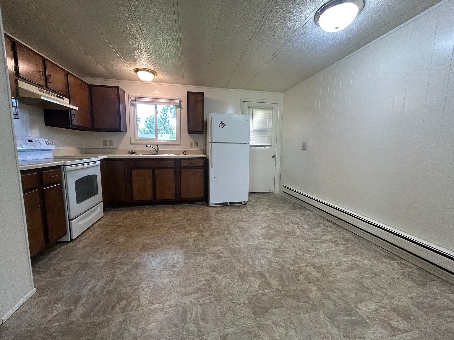 2 bed, 720 sqft, $675 — Photo 2
