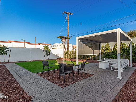 4th image of 726 E AMELIA Avenue