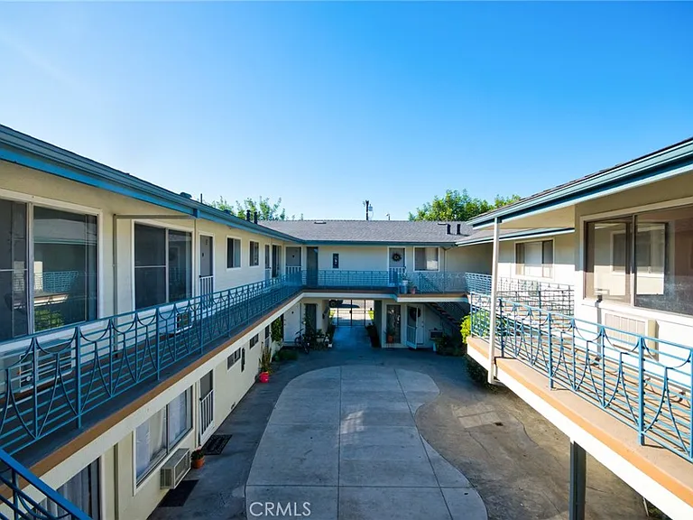 1024 S Atlantic Blvd #11 — Photo 16