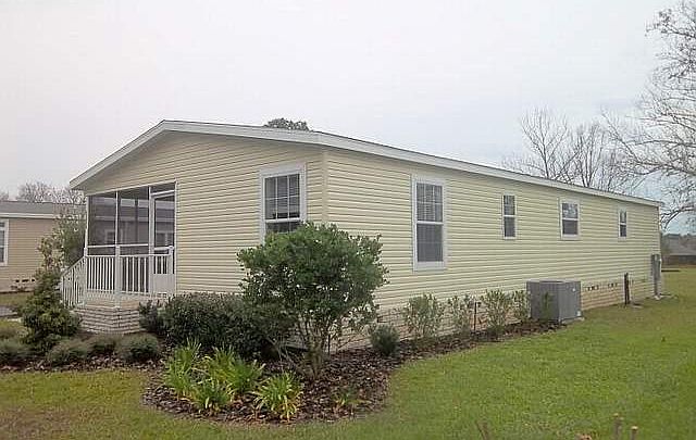 1st image of 6702 Lakewood Dr Unit A