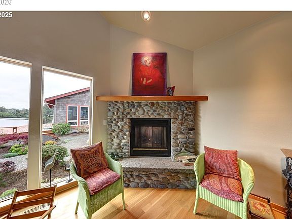 5th image of 500 Farrell Ct