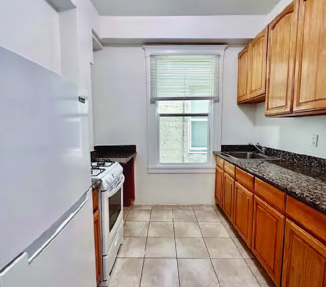 Larkin Street Apartments — Photo 15
