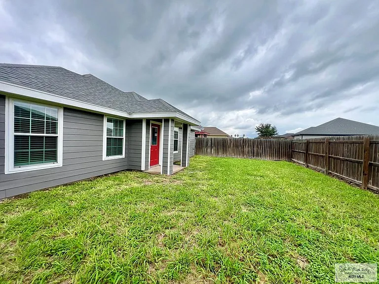 23329 Grapefruit Ave — Photo 30