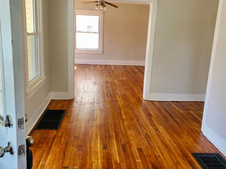 40 Clinton Ave — Photo 3