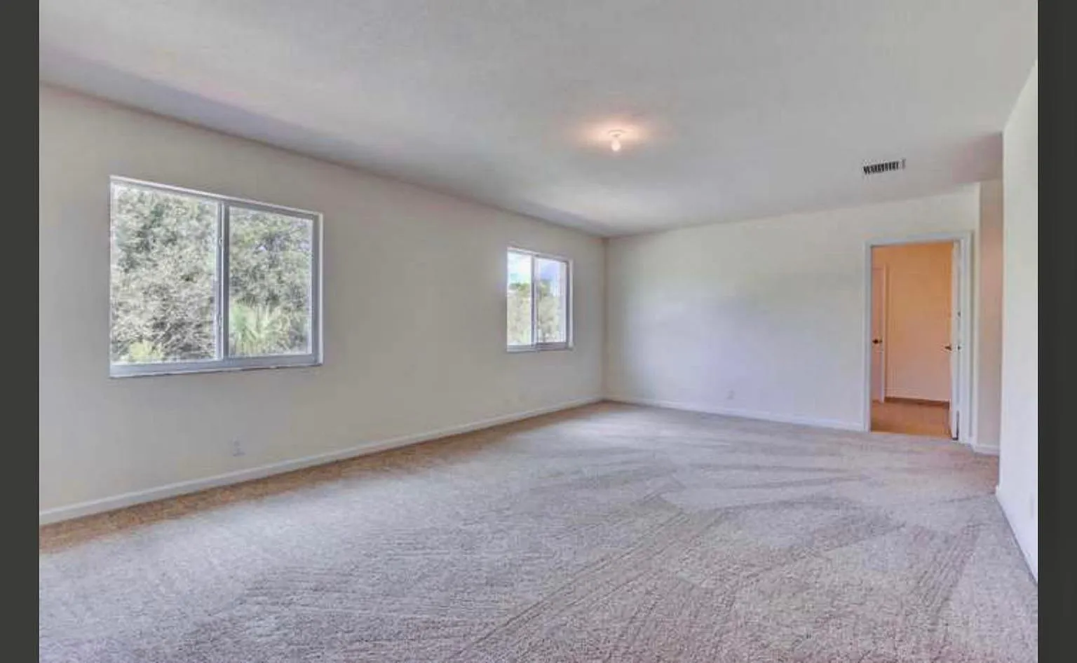 5 bed, 2855 sqft, $4,200 — Photo 3