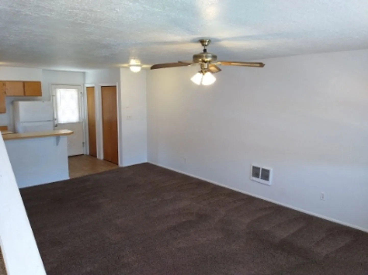 2 Bedroom, 1.5 Bathroom Apartment for Rent Available Now! — Photo 2