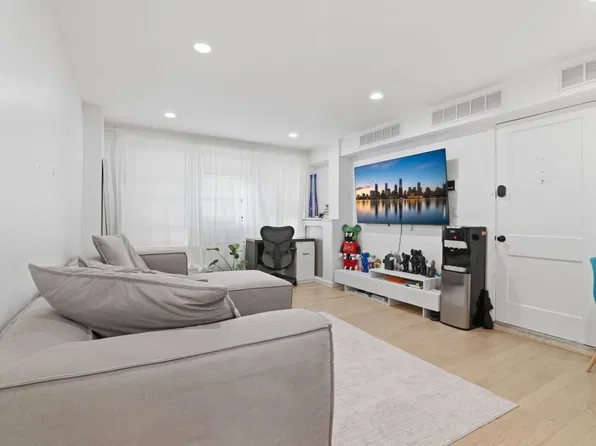 1584 Beacon St APT A, Brookline, MA 02446
