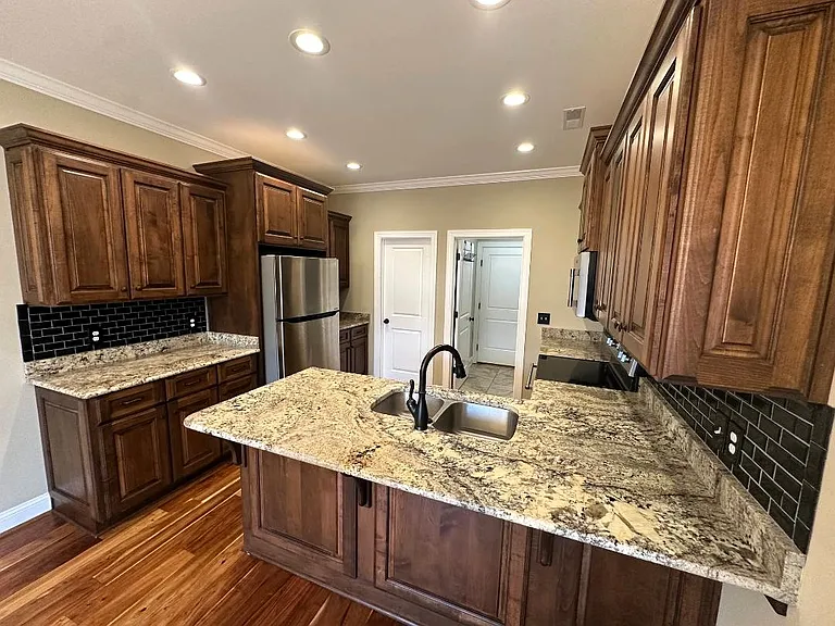 240 Regency Ln SW — Photo 8