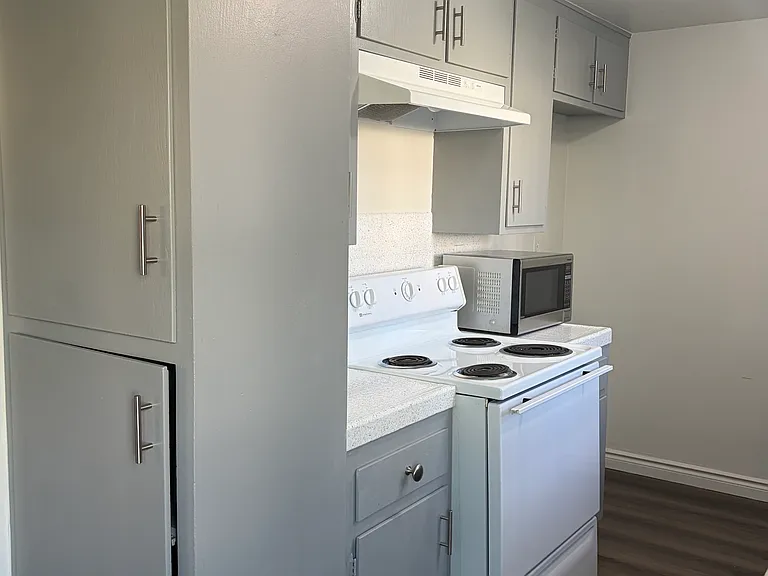 505 S Eremland Dr #1 — Photo 3