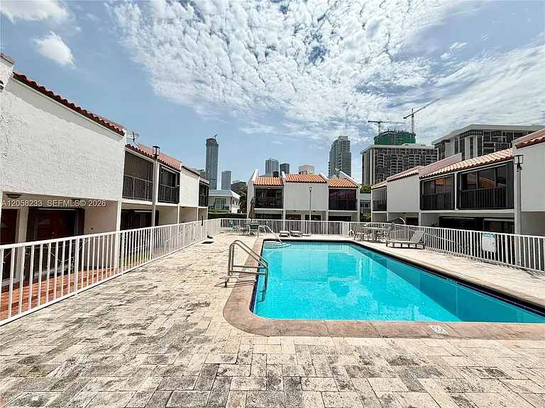 1990 Brickell Ave #K — Photo 29