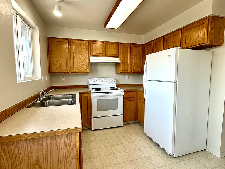 1618 SW Lava Ave #11 — Photo 7